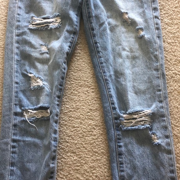 Distressed Jeans - Picture 2 of 4